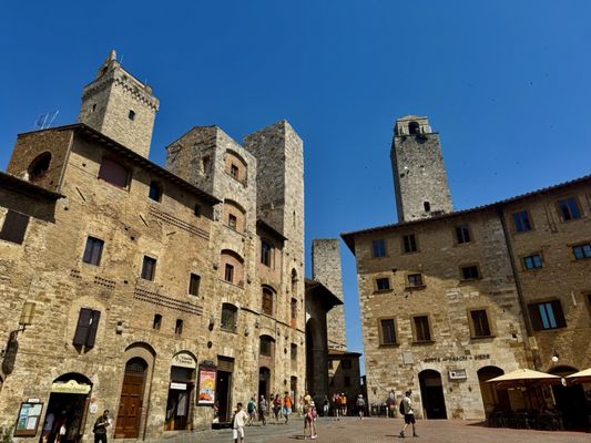 San Gimignano by null