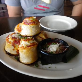 Kona Brewing - awesome pizza rolls - they put the ugly one on the bottom - Pubs Near Me - Honolulu, Hawaii Kona Brewing - awesome pizza rolls - they put the ugly one on the bottom - Pubs Near Me - Honolulu, Hawaii