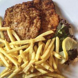 Peter Wacker - Schnitzel Wiener Art mit Pommes