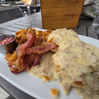 Steele & Hops - Biscuits and gravy - American Near Me - St Anthony, Minnesota