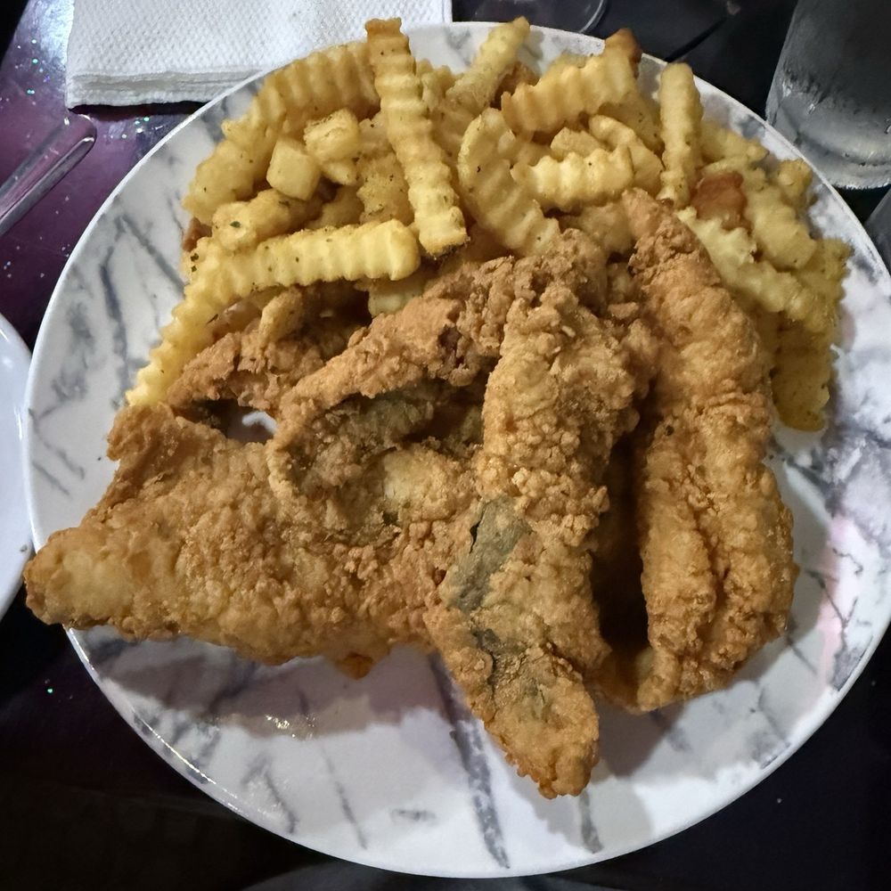 Boss Queens Soul Cafe - Fried catfish - Soul Food Near Me - Norfolk, Virginia
