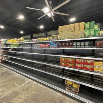 Island Green Mart - Yes there several bare shelves but it's very spacious here! - Public Markets Near Me - Honolulu, Hawaii Island Green Mart - Yes there several bare shelves but it's very spacious here! - Public Markets Near Me - Honolulu, Hawaii