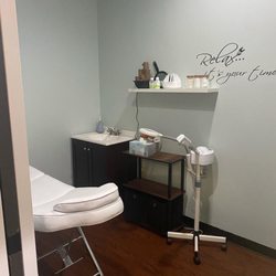 Blossom & Glow Beauty Bar - Facial Room