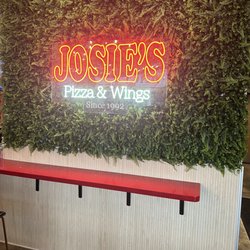 Josie’s Pizza & Wings