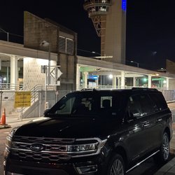 Blue Hen Limousine