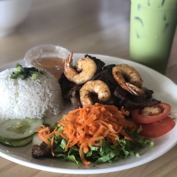 The Pho Spoon - beef with shrimp combo plate with thai green tea - Vietnamese Near Me - Humble, Texas The Pho Spoon - beef with shrimp combo plate with thai green tea - Vietnamese Near Me - Humble, Texas