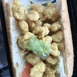Lee's Seafood - Shrimp poboy