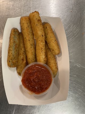 Lucky’s Bar & Grille by null