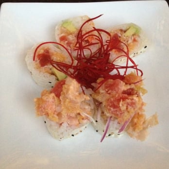 Bui Sushi - rainbow crunch roll - Sushi Bars Near Me - Malibu, California Bui Sushi - rainbow crunch roll - Sushi Bars Near Me - Malibu, California