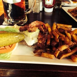Seamus David's Pub - The lamb burger