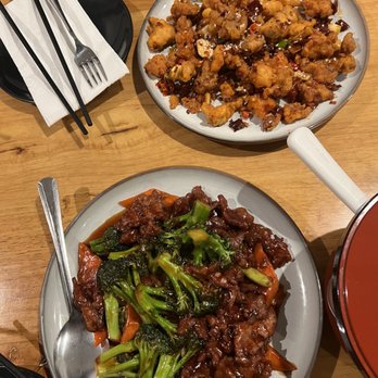 Hu's Cooking - Beef and Beef with Broccoli and Spicy Chicken (fried) - Chinese Near Me - Houston, Texas Hu's Cooking - Beef and Beef with Broccoli and Spicy Chicken (fried) - Chinese Near Me - Houston, Texas