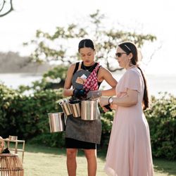 Oysters Hawaii - Shucking for wedding guests