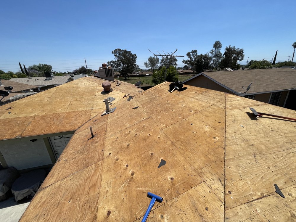 Slide of Global Elite Roofing