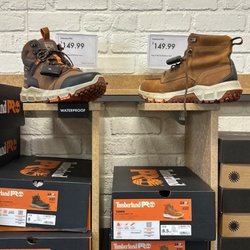 DSW Designer Shoe Warehouse