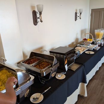 The Pierpont Inn - Hot breakfast and it's free. - Hotels Near Me - Ventura, California The Pierpont Inn - Hot breakfast and it's free. - Hotels Near Me - Ventura, California
