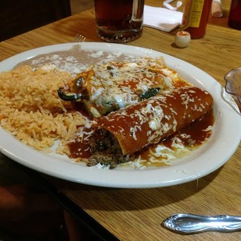 El Cubilete - Chili relleno, enchilada, beans and rice - Mexican Near Me - Niagara Falls, New York