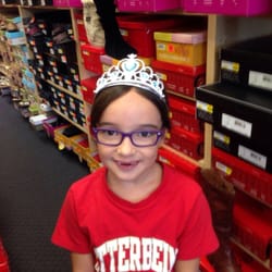 Shoe Dept. - Cute Frozen tiera.