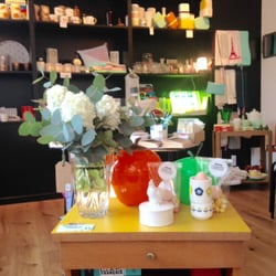 Le Petit Larousse - Boutique : accessoires et objets vintage