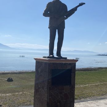 Malecón de Chapala - Landmarks & Historical Buildings Near Me - Chapala, JAL