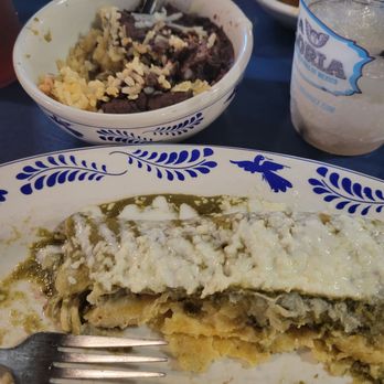 La Gloria - Verdes...chicken enchiladas...some of the best I have had in Texas since coming from So Cal! - Mexican Near Me - San Antonio, Texas