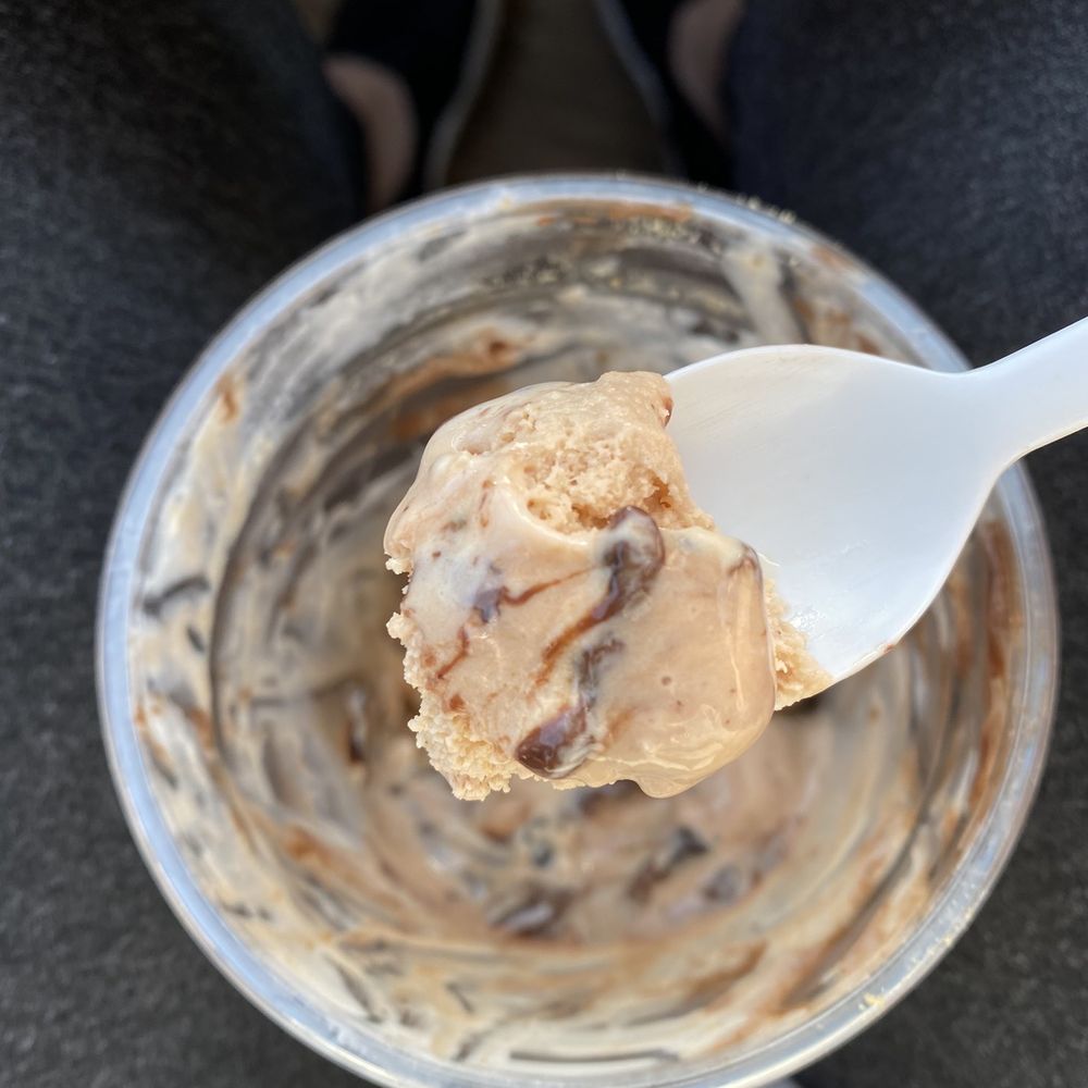 Daddy's Dairy - S'mores Ice Cream - Ice Cream & Frozen Yogurt Near Me - Braintree, Massachusetts Daddy's Dairy - S'mores Ice Cream - Ice Cream & Frozen Yogurt Near Me - Braintree, Massachusetts