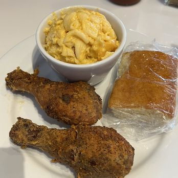 Hughley's Southern Cuisine - Fried Chicken Cornbread Mac and Cheese - Southern Near Me - Aiea, Hawaii