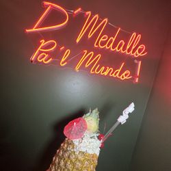 D’Medallo Fast Food - Piñacolada
