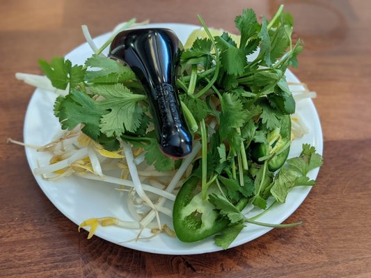 Pho Chau by null