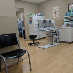 Lu Eye Care - Exam equipment