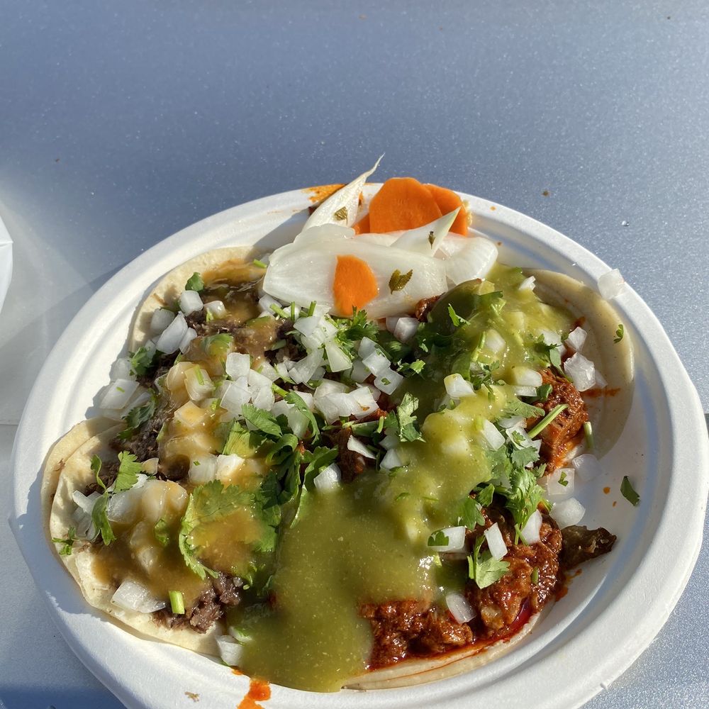 Tacos De Cabeza Al Vapor