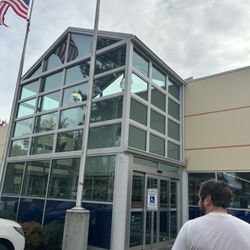 Goodwill Industries of the Columbia Willamette - Entrance
