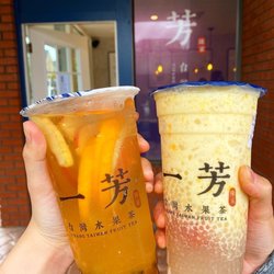 YiFang Taiwan Fruit Tea - Classic fruit tea and mango pomelo sago