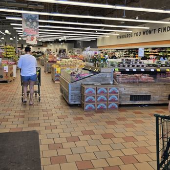 Whole Foods Market - inside - Grocery Near Me - Edgewater, New Jersey