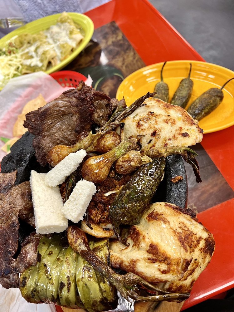 Los Comales Mexican Restaurant & Store