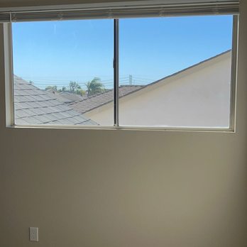 ABI Construction - 5A - old window. 2 windows like this. - Roofing Near Me - Los Angeles, California