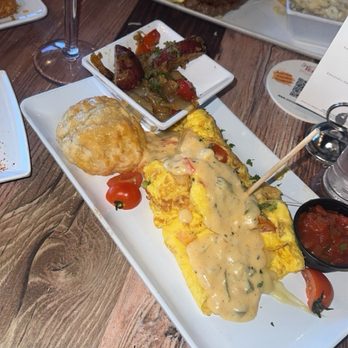 Gochas Breakfast Bar | Cascade - Seafood Omelette w/ potatoes - Wine Bars Near Me - Atlanta, Georgia