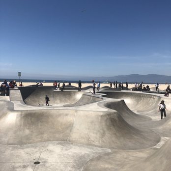 Venice Beach Boardwalk - Beaches Near Me - Venice, California Venice Beach Boardwalk - Beaches Near Me - Venice, California