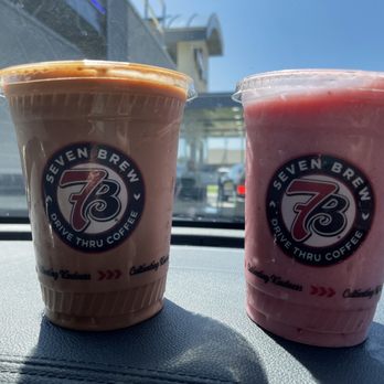 7 Brew Coffee - White chocolate mocha chiller and wild berry smoothie - Coffee & Tea Near Me - Cabot, Arkansas