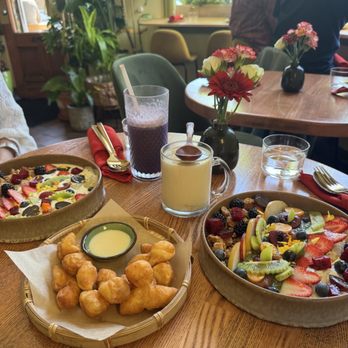 Tanzie's - Yogurt Bowl,  Jasmine Thai Tea Chia Bowl, Beignets - Salad Near Me - Berkeley, California