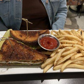 Magnolia Omaha - Chicken Melt with Truffle Fries - American Near Me - Omaha, Nebraska Magnolia Omaha - Chicken Melt with Truffle Fries - American Near Me - Omaha, Nebraska