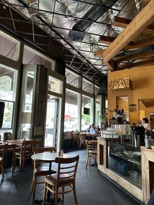Gilbert's on Main by null