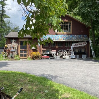 Main Street Trading - Don't miss the goodies in the barn. Lots of antiques inside and out. Upstairs is the sale loft. - Antiques Near Me - Macedon, New York Main Street Trading - Don't miss the goodies in the barn. Lots of antiques inside and out. Upstairs is the sale loft. - Antiques Near Me - Macedon, New York