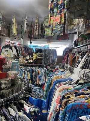 Bailey's Antiques and Aloha Shirts by null