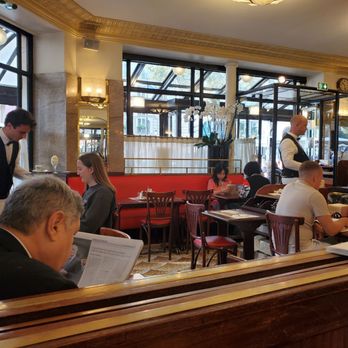 Café de Flore - Cafes Near Me - Paris, 75