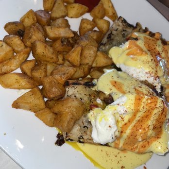 The Local - Crab Cake Benedict - Breakfast & Brunch Near Me - Neptune Beach, Florida