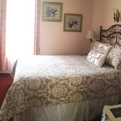 A Hundred Church Street Bed and Breakfast - The Rose Quartz Room with Queen bed and locking (not shared) bath with shower/tub across the hall