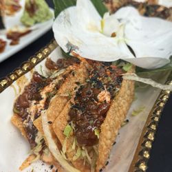 Wonton tuna tartare