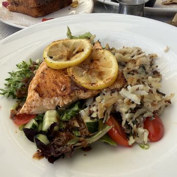 Syrup City Park - Salmon quinoa hash bowl - American Near Me - Denver, Colorado