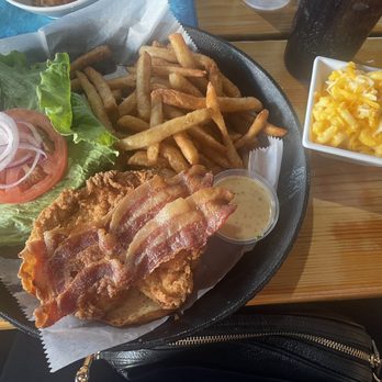 Blue Moon Waterfront Grille - Chicken sandwich, fries, Mac and cheese - New American Near Me - Nashville, Tennessee Blue Moon Waterfront Grille - Chicken sandwich, fries, Mac and cheese - New American Near Me - Nashville, Tennessee
