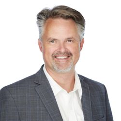 Minnesota Spine Institute - Headshot of Dr. Dan Hanson